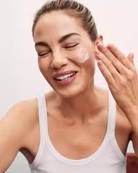 The coolest @michellemonaghan x @ubeauty ✨ I'm obsessed with this  collaboration, I love every product MM recommends and her SPF knowledge is  off the charts- FYI 🙌🏻 @oliviamalone @sarahuslan @karlawelchstylist  @gracewrightsell @stephstonenails #