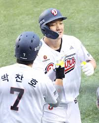 'How could this be?' Doosan's Yang Ui-ji unlikely to play against LG, Son Ah-seop removed from 1st division roster... An Jae-seok makes his first start at the fourth spot! 