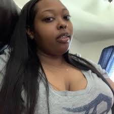 Ashley Lindsay's Instagram, Twitter & Facebook