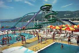 Детям до 3 лет и ростом до 100 смвход бесплатный. Gelendzhik Akvapark Delfin Oficialnyj Sajt Foto Video