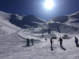 Η απογείωση στην θέση στύγα του χιονοδρομικού κέντρου καλαβρύτων βρίσκεται σε υψόμετρο 2330μ. Kalabryta Panw Apo 200 000 H Zhmia Gia To Kleisto Xionodromiko