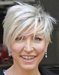 Coiffure courte femme cheveux gris. Epingle Sur Short Cuts