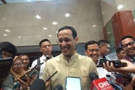 Nadiem makarim diminta jokowi mempersiapkan peserta didik yang dapat memenuhi kebutuhan visi pendidikan di bawah menteri pendidikan dan kebudayaan baru, nadiem makarim, untuk. Nadiem Makarim Tegaskan Tidak Ada Rencana Melebur Pelajaran Agama