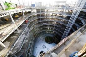 Viele schätzen es, wenn das geländer da ist, ohne raum zu beanspruchen. Flyer Temporare Gelander Absturzsicherungen Sicherheitsgelander Arbeiten In Der Hohe Kee Safety