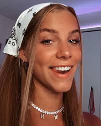 Happy 18th Birthday, Anna Shumate! 🎁🎉