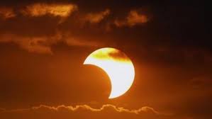Eclipsa parţială de soare este transmisă live de nasa. Video Eclipsa De Soare Se Vede È™i Din Romania Imagini In Direct