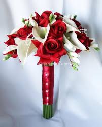 Fortunately, beautiful calla lily bouquets are easy to fashion yourself. Pin By Stefanie Da Silva On Wonderful Wedding Bouquets Champagne Wedding Flowers Calla Lillies Wedding Calla Lilly Wedding Bouquet