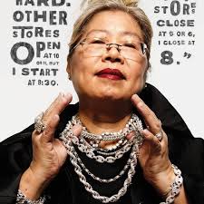 Eva Sam's Instagram, Twitter & Facebook