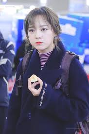 170128 Kim Sejeong Incheon Airport To Sumatra Indonesia For Law Of The Jungle Cr Kimsejeongnet Pristin Kim Idol
