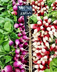 La Beaute De Ces Radis Colores J Ai Beaucoup De Chance De Vivre Entoures D Epiceries Bio Dont Deux Independants Qui Ont Une Si Jolie Selection De Fruits Et Le