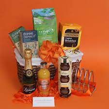 Moving house is exciting but also stressful, so a gift that makes them laugh will be greatly appreciated. House Warming Gift Baskets New Home Gift Hampers Uk Buck Fizz Gift Basket Ideas For New Home Moving House Gift Baskets Champagne New Home Presents Uk House Warming Gift Basket