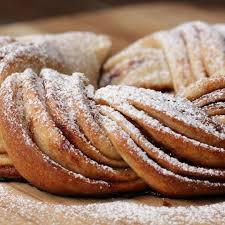 Here S What You Need Pizza Dough Butter Cinnamon Sugar Egg Wash Powdered Sugar Delicious Breakfast Recipes Breakfast Brunch Recipes Yummy Breakfast