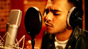 BAB II LANDASAN PERANCANGAN 2.1 Tinjauan Perancangan 2.1.1 Tinjauan Data  2.1.1.1 Definisi Hip Hop Menurut buku karangan R Cepeda