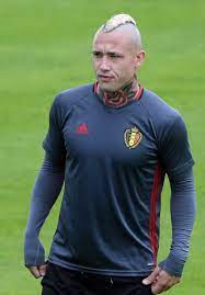 Bis 2018 war er belgischer nationalspieler Fussball Em 2016 Diese Fussballprofis Rauchen Der Spiegel