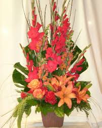 While overall costs vary by region, season and style, most couples tend to stay after the wedding, many couples donate their flowers to a nursing home or children's hospital. 10 Of The Most Popular Wedding Flowers And What You Should Know Before Choosing Them Holidappy