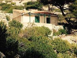La Vie Au Cabanon True Marseille Provence Lifestyle Since A Century A Cabanon Is A Very Simple Little Cabanon Calanques De Marseille Marseille