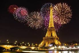 De la bande son disco je n'en ai rien entendu, les vents ne portaient pas suffisamment pour venir jusqu'à boulogne mais le spectacle était quand même beau. Feu D Artifice A Paris