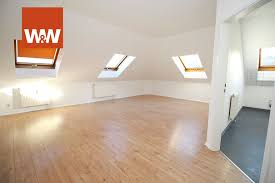 2 zimmer dg wohnung frankfurt bockenheim tel. Frisch Renovierte Dg Wohnung Mit Fahrstuhl Mtl Kreditrate 120 Wustenrot Immobilien