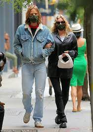 Tom daley news, gossip, photos of tom daley, biography, tom daley girlfriend list 2016. Elsa Hosk Cuts A Stylish Figure As She Walks Arm In Arm With Beau Tom Daly In Nyc Daily Mail Online