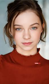 Emma Myers 🤍✨ #EmmaMyers #CelebrityStyle #Grace #NaturalBeauty  #fanfavoritebadge