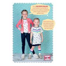 Ijspret met de zoete zusjes schaatsen en vallen op natuur ijs dezoetezusjes. De Zoete Zusjes Freundesbuch Thimble Toys