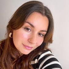 Sarah Grassi's Instagram, Twitter & Facebook