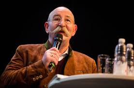Come on we share some latest information about ludwig hofmaier about his biography, net worth, career, income, and expenses. A 8 Zwischen Ulm Und Stuttgart Wohnmobil Von Tv Trodler Ludwig Hofmaier Ausgebrannt Landkreis Esslingen Stuttgarter Zeitung