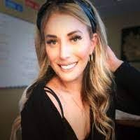 Karen Gemmill's Instagram, Twitter & Facebook