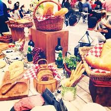 Queso Pan Y Vino Carnes Frias Quesos Y Pan By D J Eventos Carnes Frias Postres Dulces Postres