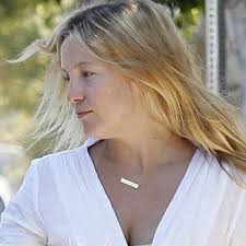 All photos, videos and media are copyrighted to their rightful owners. Kate Hudson Eifersuchtig Auf Scarlett Johansson
