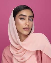 أهلاً بجميلاتنا! اكتشفي ثقتك بالألوان مع اخر الألوان الجديدة! 'سيلين قرين