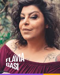 Flávia Gasi (@flaviagasi) possui mais de 23 anos de experiência em  jornalismo e comunicação no mercado gamer e de cultura pop como escritora e  editora. Foi premiada pelo troféu Angelo Agostini por