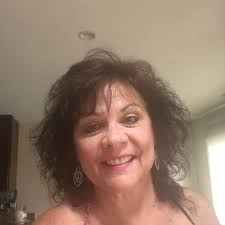 Guys I need some serious advise as I am unable to make a decision for  myself here. I am dating a mother who's children are all grown up , and  living by