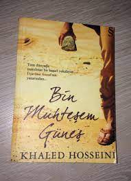 Evet ben öznur yıldırım ve bu kitap hakkında bu körpecik bloğumda yazı paylaşıyorum diye bu kitap milyonlar satarken daha da çok satmayacak. Bin Muhtesem Gunes Kitabi Diger Diger 100 Indirimli Gardrops