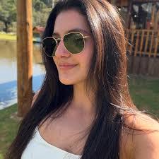 Amanda Santelli's Instagram, Twitter & Facebook