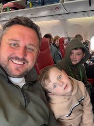 Will be there tomorrow morning. Currently at the Holiday Inn in Luton and  can't wait to be in Portugal tomorrow. Look out Oceanus we're coming back! 