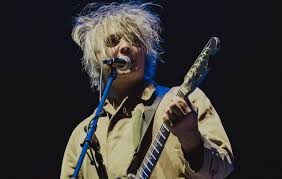 Thinks he's a modern lord byron, but is in fact a complete tosser. question on qi, bbc television quiz, 2011. Pete Doherty Says He S Mostly Clean And Enjoys Eating French Cheese Toasties