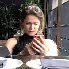 After participating at a theater festival and winning an. Burcu Biricik On Instagram Mutlu Haftalar Burcubiricik Burcubiricik Throwback Queen Tbt Barisarduc Barisarduc Kuzg Instagram Canim Kizim Canta