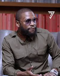 Floyd Mayweather discusses how he learns business & talks travel  arrangements