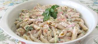 O reteta usoara si satioasa, salata de paste cu ton este perfecta pentru momentele in care esti in pana de idei sau nu ai mult timp la dispozitie pentru a pregati un preparat culinar. Salata De Paste Cu Sos De Iaurt Retete Pentru O Viata
