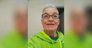 Donna Hakes's Instagram, Twitter & Facebook