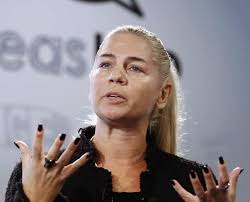 A nearly cosmopolitan genus of crabs that is the type of the family majidae. Maja Pantic Wikipedia