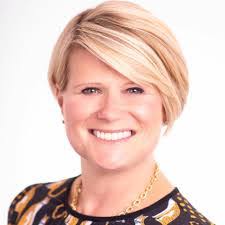 Courtney Hildreth's Instagram, Twitter & Facebook