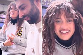 Sara James zaśpiewała na dworcu w Londynie i zachwyciła cały świat! To  nagranie jest hitem sieci