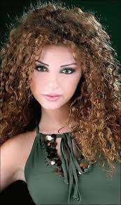 Myriem Fares Photo De Myriam Fares Idees De Coiffures Permanente Cheveux Beaute Du Visage