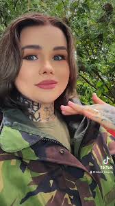 💁🏻‍♀️. #inked #inkedup #inkedmag #makeuplook #girlswithtattoos #tattooed  #glam #fyp #foryou #viral #militaryfashion #brunette