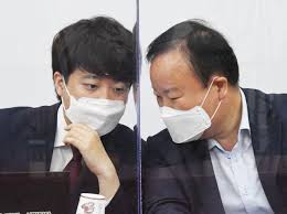아이뉴스24 정호영 기자 이준석 국민의힘 대표는 28일 당 내 잠재 후보군은 당 밖 후보군에 대해 우려 섞인 비판 메시지는 자제할 것을 권한다고 했다. Vyr0pj 89ughpm