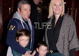 Τι αναφέρει η ραχήλ μακρή για τον δημήτρη καμμένο, ποιες είναι οι παλιές του επίθεση στον αλέξη τσίπρα εξαπέλυσε η ραχήλ μακρή λόγω της απόφασης του πρωθυπουργού να δώσει τη θέση του. Raxhl Makrh Sto 8eatro Me Ton Syzygo Kai Ta Paidia Toys