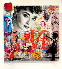 Uri Dushy Né à Tel Aviv en 1963, Uri Dushy est l'un des artistes sculpteurs  contemporains les plus importants d'Israël. Ses œuvres tridimensionnelles  de style pop art s'inspirent de la puissance lumineuse