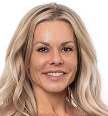 Lana Rowe's Instagram, Twitter & Facebook